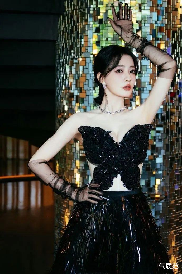 徐璐，高清美图，艳若桃李，秀色可餐！