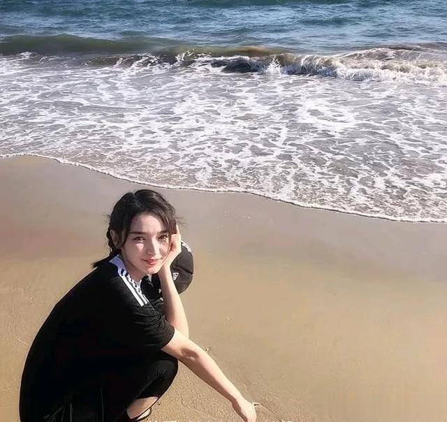 新疆维吾尔族的穆凯代斯，那种明媚大方、娇艳的美真的特别好看