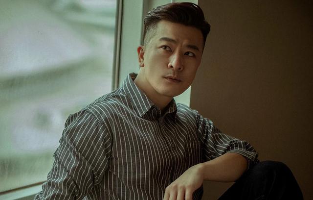 事实证明!“消失”已久的45岁于毅,早就走上了另一条大道!