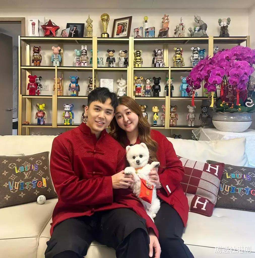 TVB帅气男星被曝出轨！富贵妻子收到证据，怀疑对方动机