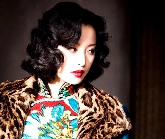 她是倪妮眼中钉！曾被张艺谋力捧，后嫁富豪卷款61亿逃跑国外