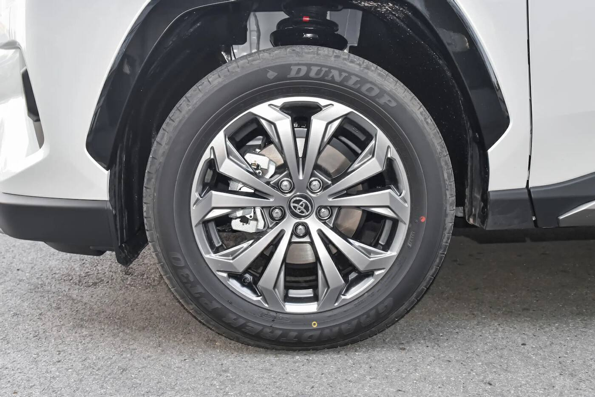 养一台RAV4荣放一年需要多少钱？家用入手到底划不划算？