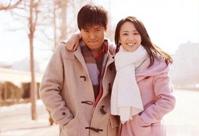 佟丽娅带8岁儿子出游,和陈思诚长得真像!还是与儿子在一起开心