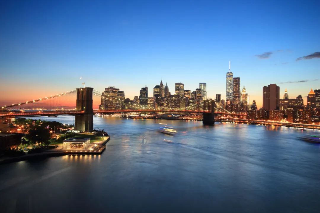 卖掉4亿四合院,清空社交账号,又一位名人移民美国!