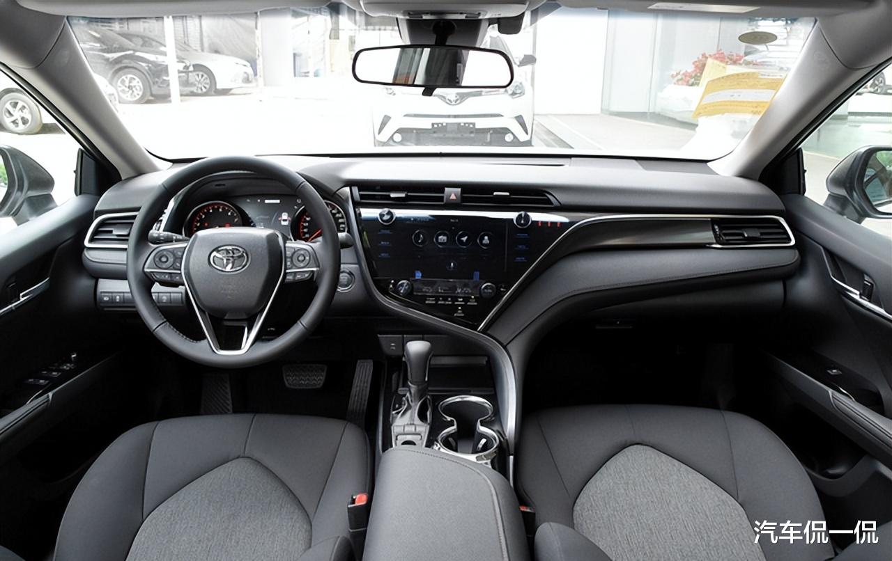 丰田车油耗4.1L，30日销14822台，逆袭帕萨特成销量王