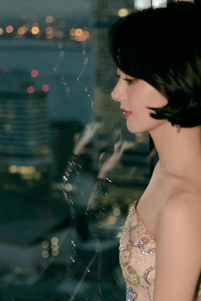 来真的!赵丽颖新发型引热议 究竟是天才设计还是时尚失败?怎么看