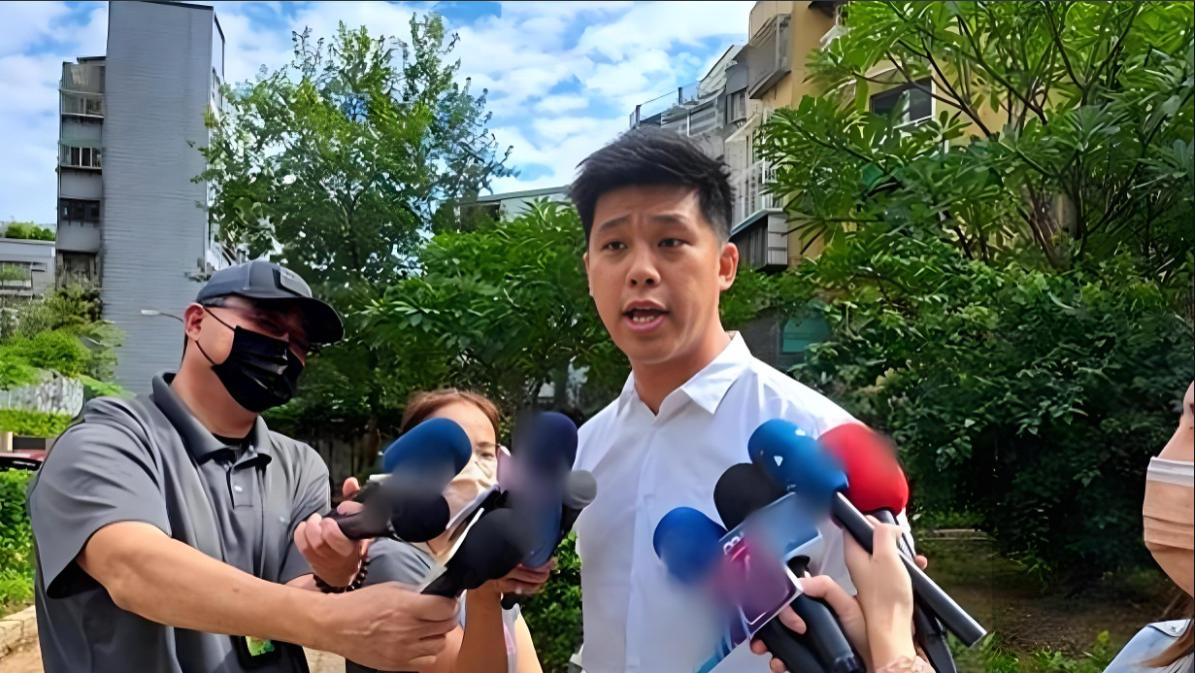 张颖颖说张兰一家谁沾上谁倒霉，直呼汪小菲为孬种，保险柜藏了五部手机