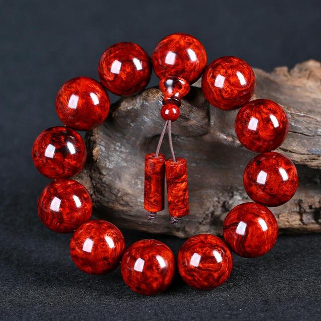 解密小叶紫檀：文玩界的贵族，品味与修养的双重磨砺