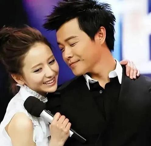 和佟丽娅分手4年后,46岁陈思诚隆重宣布喜讯,终于等到这一天