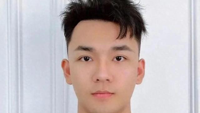 杨泽琪父亲到泰国：要执行3个任务，谈军队指导哽咽，向网友鞠躬