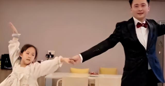 43岁的央视主持人杨帆，已彻底走上新的人生大道，他经历了什么？