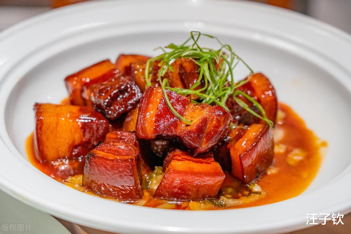 掌握这几个关键步骤，轻松做出色泽红亮、入口即化的红烧肉