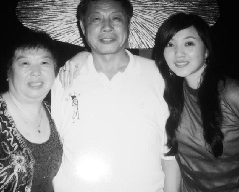 金玉婷|顶替闫妮上春晚爆红?靠“潜规则上位”的她?最后却进了精神病院