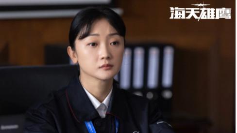 演完田雨的老婆，又演杜淳的妻子，43岁的她虽不漂亮却有高级感