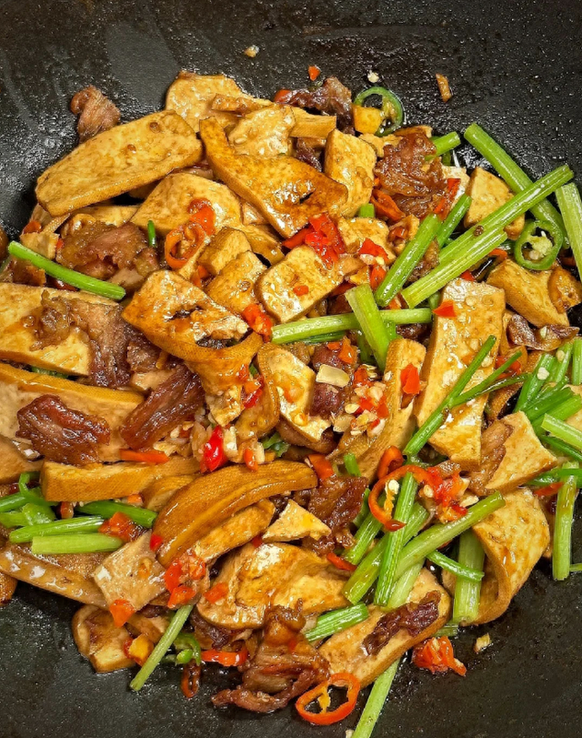 这5种蔬菜比牛奶补钙，年纪越大越要吃，腿脚更有力，别舍不得吃