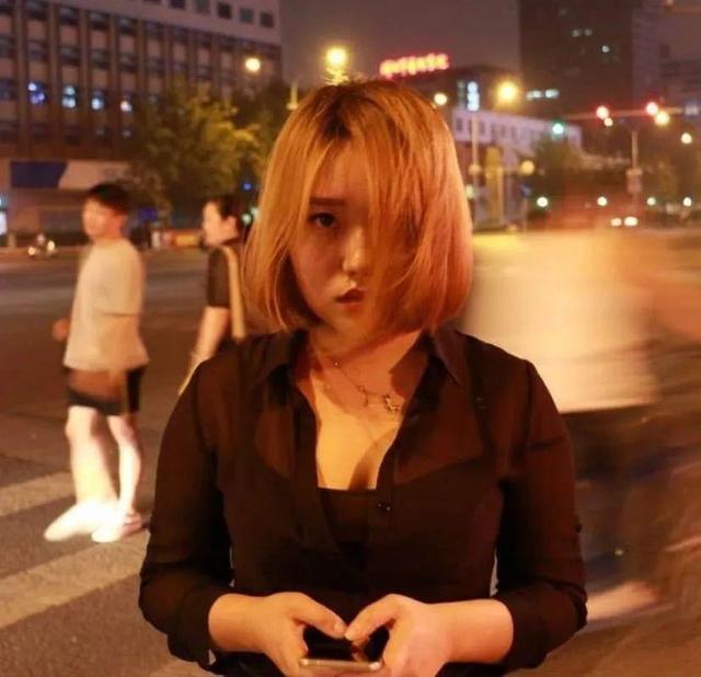 一张照片，彻底戳穿了李雪琴的“实力”，她可不止是“北大才女”