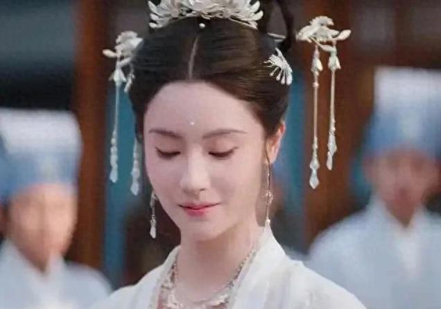 《大奉打更人》直到怀庆怀孕登基，临安才知，不是许七安当她面首