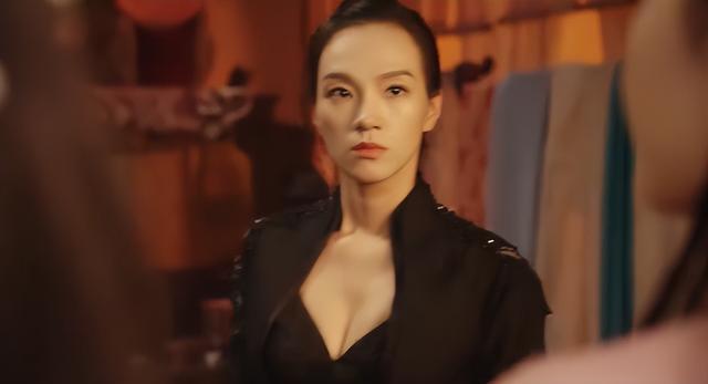 丢大人!挑战周星驰翻拍《九品芝麻官》,首映日票房只有1300块