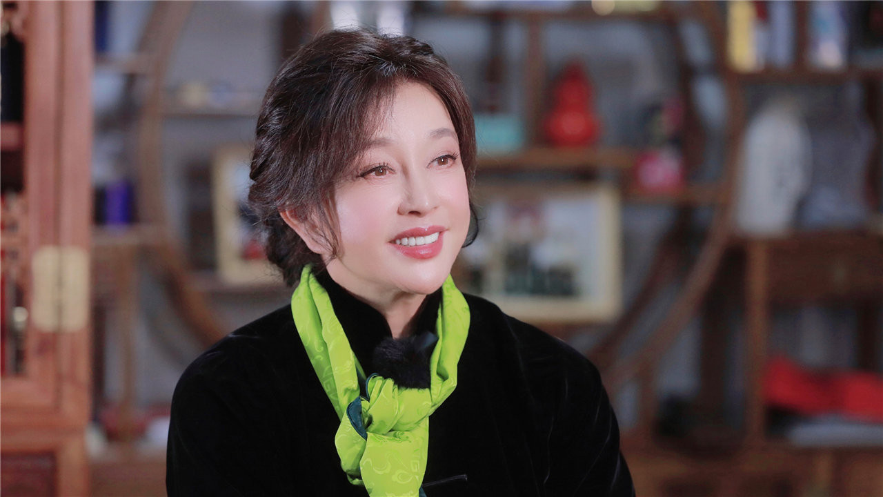 刘晓庆73岁仍似少女，自律生活揭秘，网友：这才是真冻龄女神！