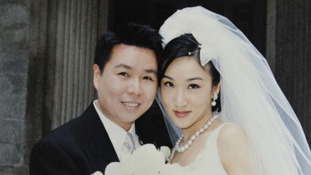 她是香港九巴新抱，漂亮社交达人，得老公深宠26年，3子女皆出色