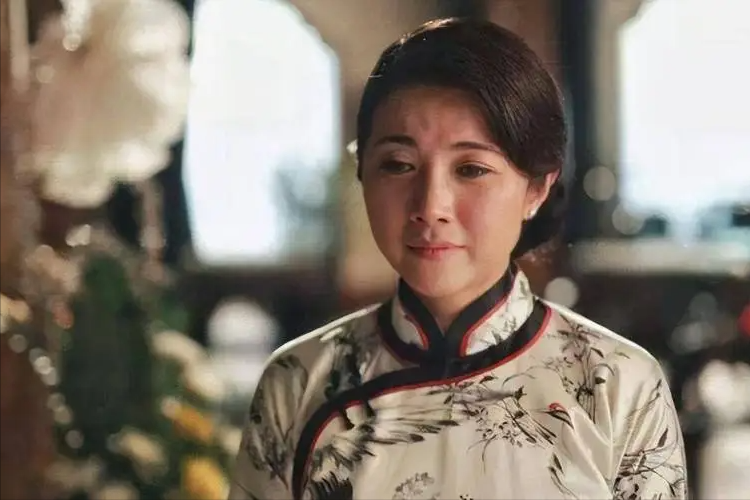 她10年拿8个影后,从不上综艺,声称:饿死也不接广告,至今单身