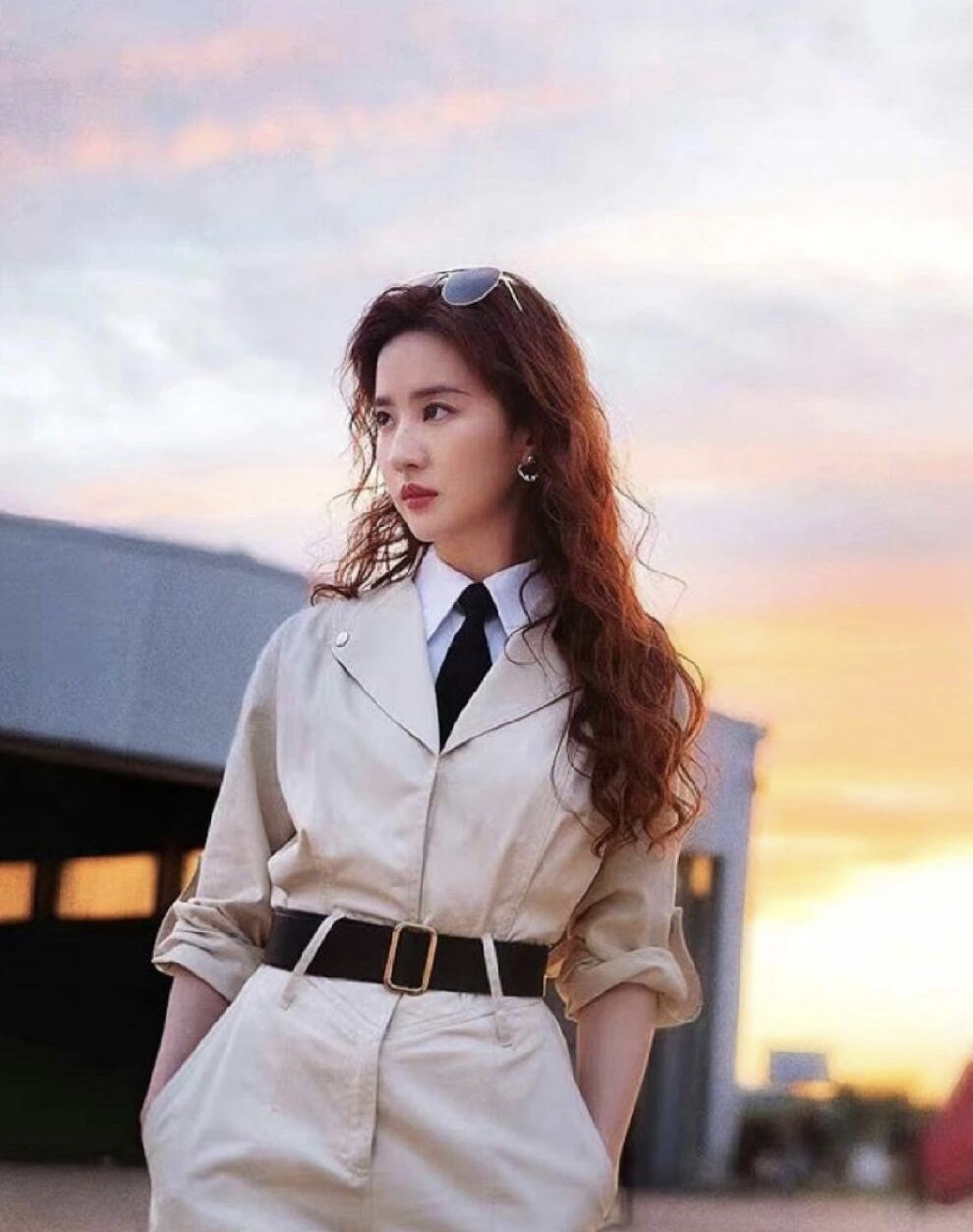 神仙姐姐刘亦菲穿上连体皮衣,竟如此有型!