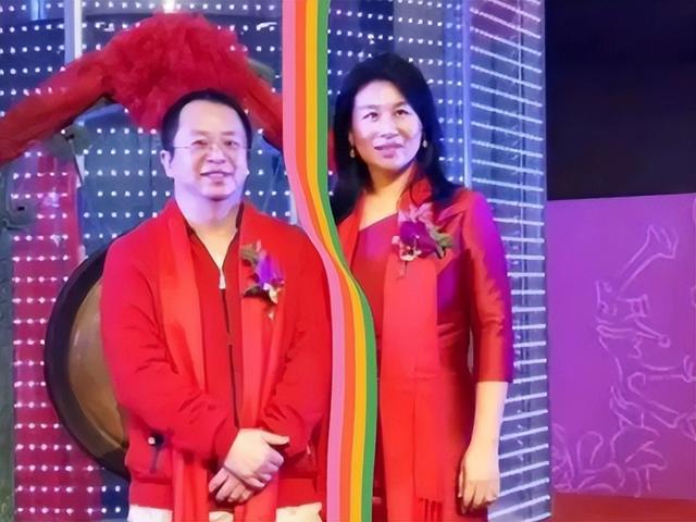 周鸿祎称巴黎奥运会会徽像鲁豫,网友纷纷赞同,陈鲁豫评论区炸锅