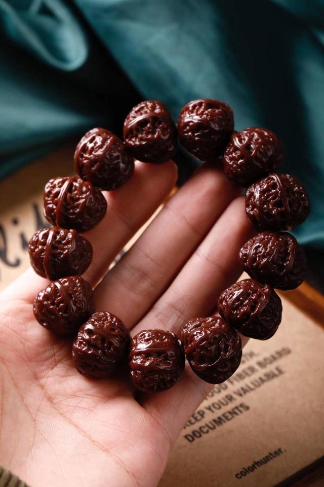 盘点文玩圈最难盘的手串，挑战你的耐心与技巧！