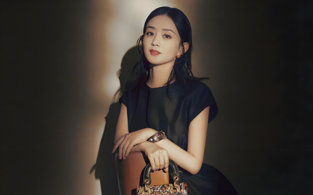 手握“飞天视后”的赵丽颖,背后的靠山有多大?连向华强都不敢惹