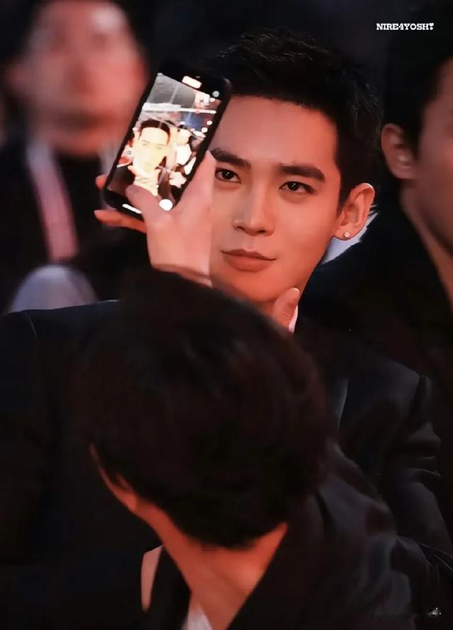 2024年最受欢迎男艺人出炉，四大天王登顶，杨洋第8李现第7吴磊6