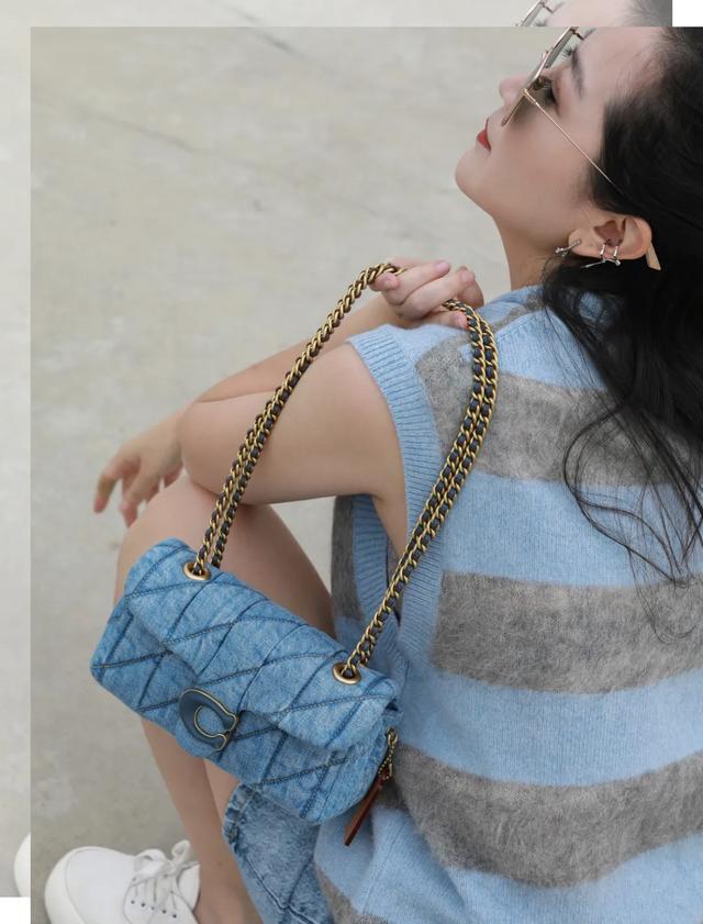 打工人最高段位:背Coach