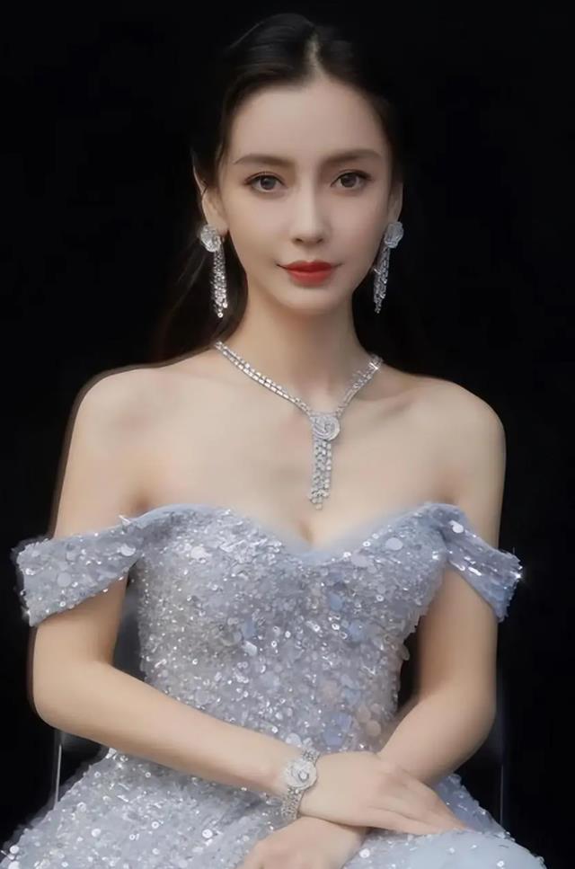 杨颖:我那“糊涂”的前夫,与网红叶柯恋爱后,连事业都栽了跟头