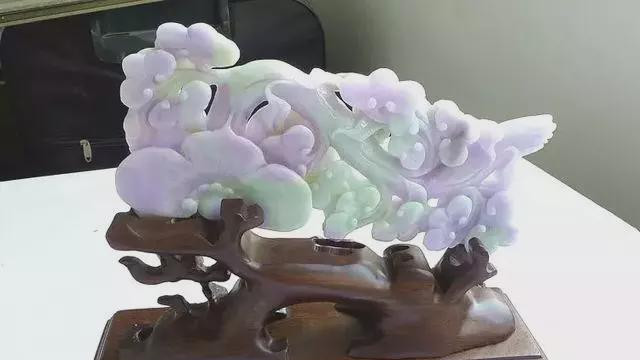 翡翠玉石雕件的底座有什么美学讲究？