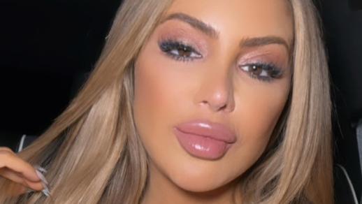 皮蓬前妻晒照近乎赤身，50岁拉尔萨身材傲人，又恢复了单身