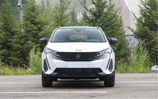 新款标致4008上市，1.6T+8AT仅售15.97万，能否逆袭途胜L？