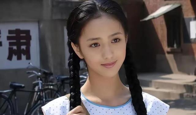 和陈思诚离婚三年!佟丽娅深夜晒照引热议!网友:幸亏当时离了