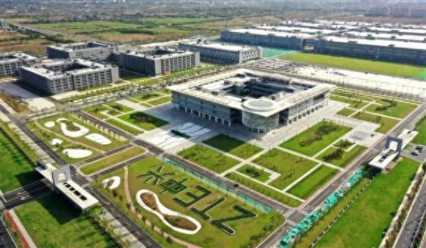 央視揭秘國(guó)內(nèi)首個(gè)五星5G工廠：5G網(wǎng)覆蓋率100% 幾乎沒有工人