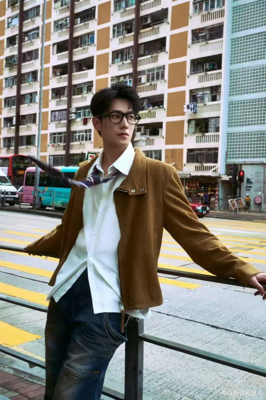 杨洋的33岁生日,没有明星公开祝福,世态炎凉被体现得淋漓尽致