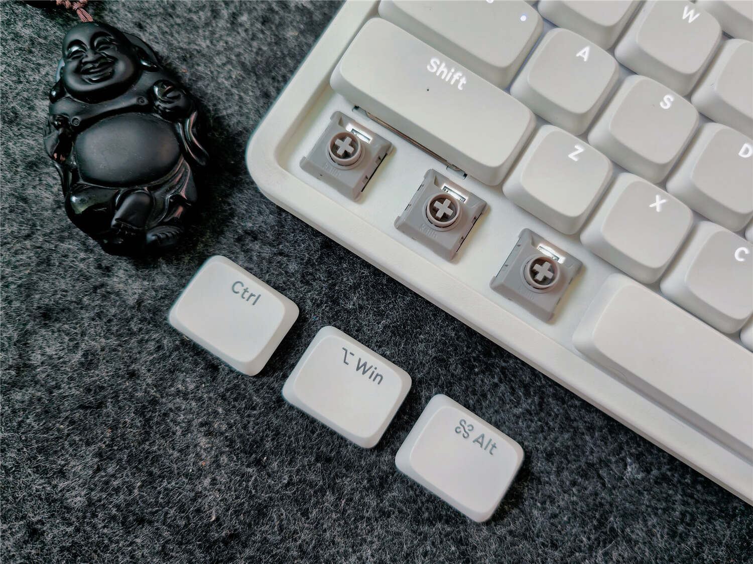 洛斐小顺青春版矮轴机械键盘评测:高性价比之选,轻薄与舒适并存