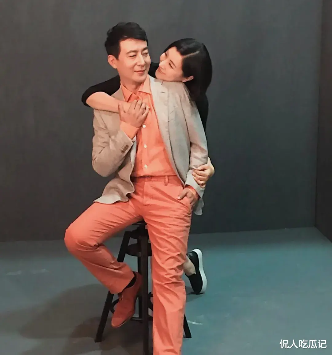 《庆余年2》于洋：与演员王雅捷相爱20年并育有一子，54岁越老越帅是宠妻狂魔