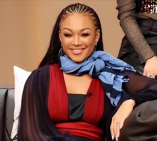 70岁香港歌后炮轰那英,敢拿冠军是自取其辱,听听自己在唱什么