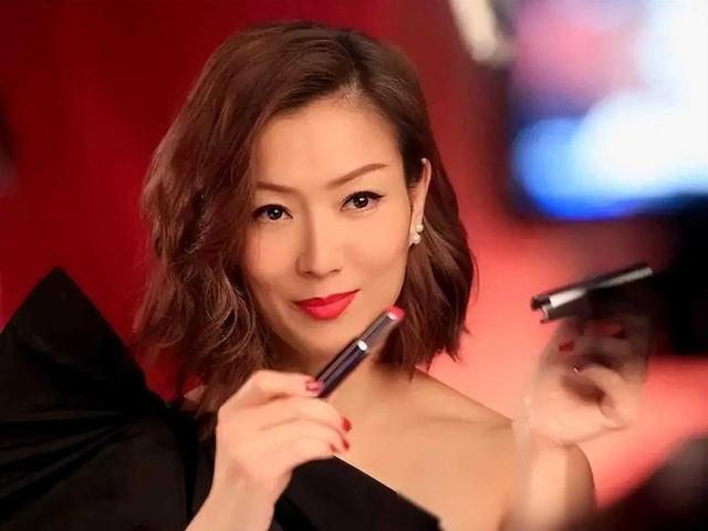 滤镜下是美女，现实中是“女鬼”！这些瘦到病态的明星，真恐怖