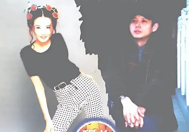 上春晚没红,演了18部戏没红,今49岁演《无所畏惧》,终于红了