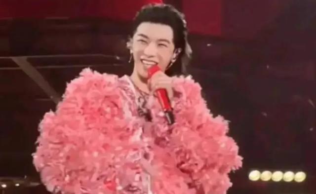 这些男明星最近受啥刺激了?个个丑得千奇百怪,一个比一个辣眼