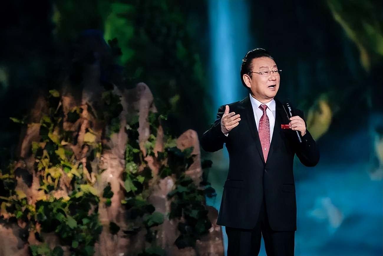 事实证明，“消失”5年的蒋大为，已经走上了一条“不归路”