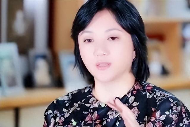 金玉婷|她是冯巩御用老婆，连登五年春晚后精神失常，现在50岁怎样了？