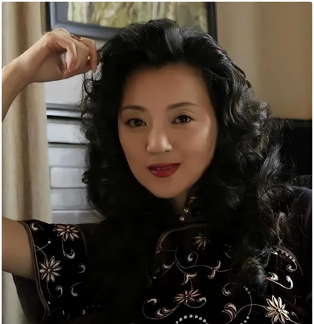 金玉婷|顶替闫妮上春晚爆红?靠“潜规则上位”的她?最后却进了精神病院