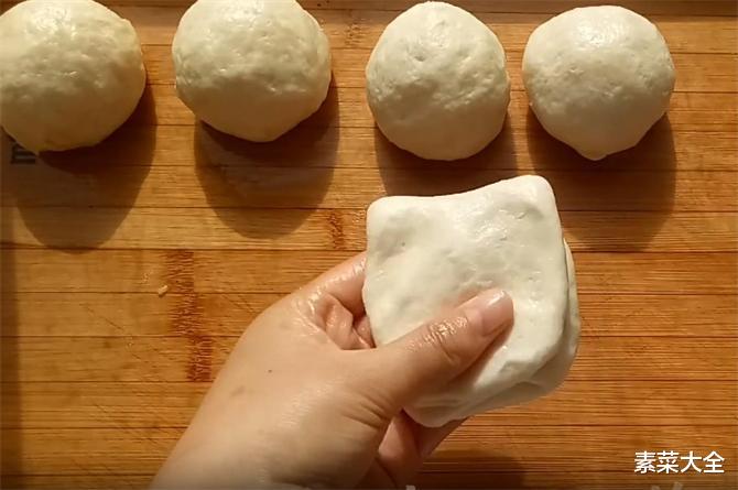 试试这样做酥饼，外皮酥脆，做法比例详细，柔软蓬松，比买的好吃