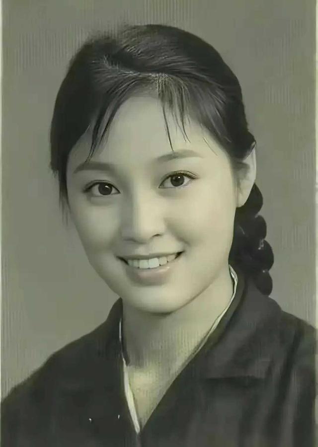 90年女友当上招聘干部后与我分手，我入伍32年，如今技术6级