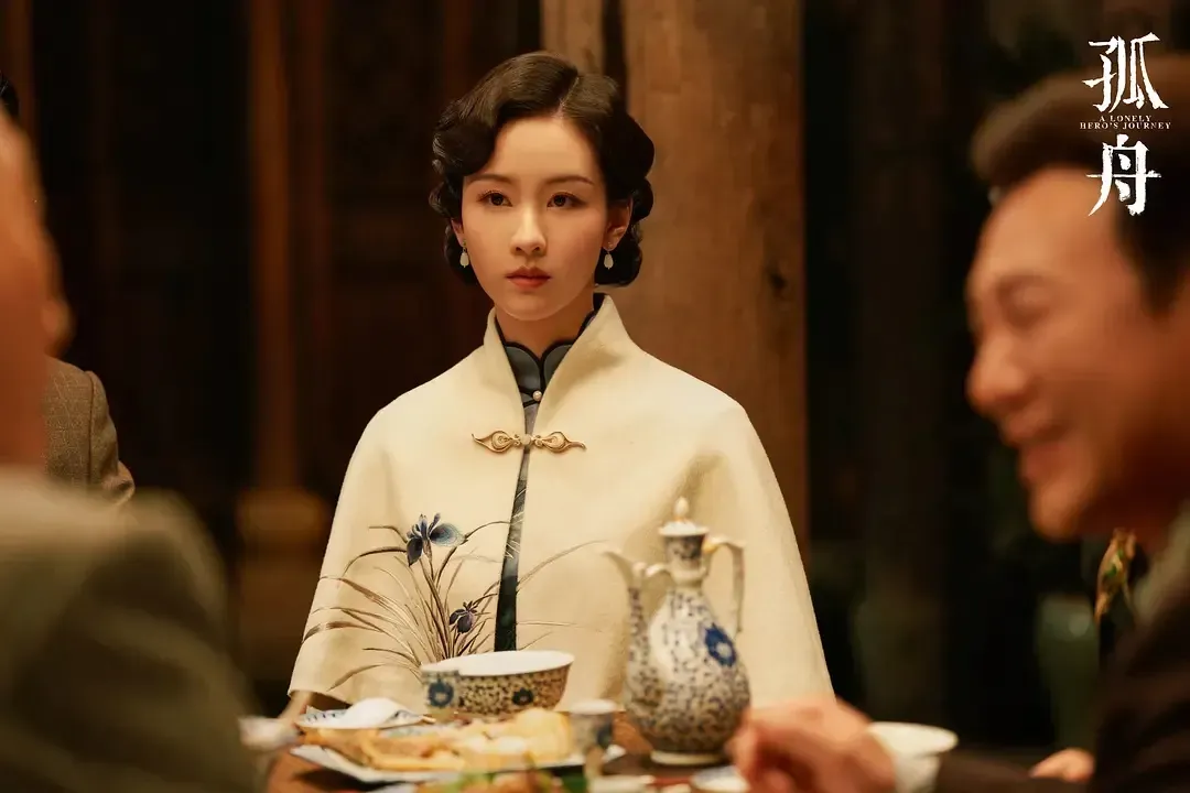 才播两集就冲上榜首!侯明昊搭档陈都灵,这部新剧成2024黑马大作